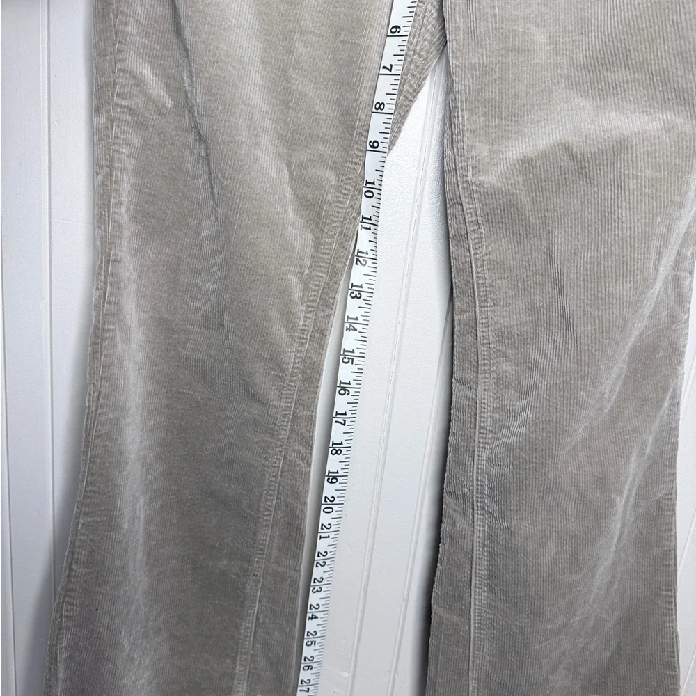 Kut from the Kloth Meg Corduroy




Meg Corduroy High Rise Wide Leg - Picture 9 of 10